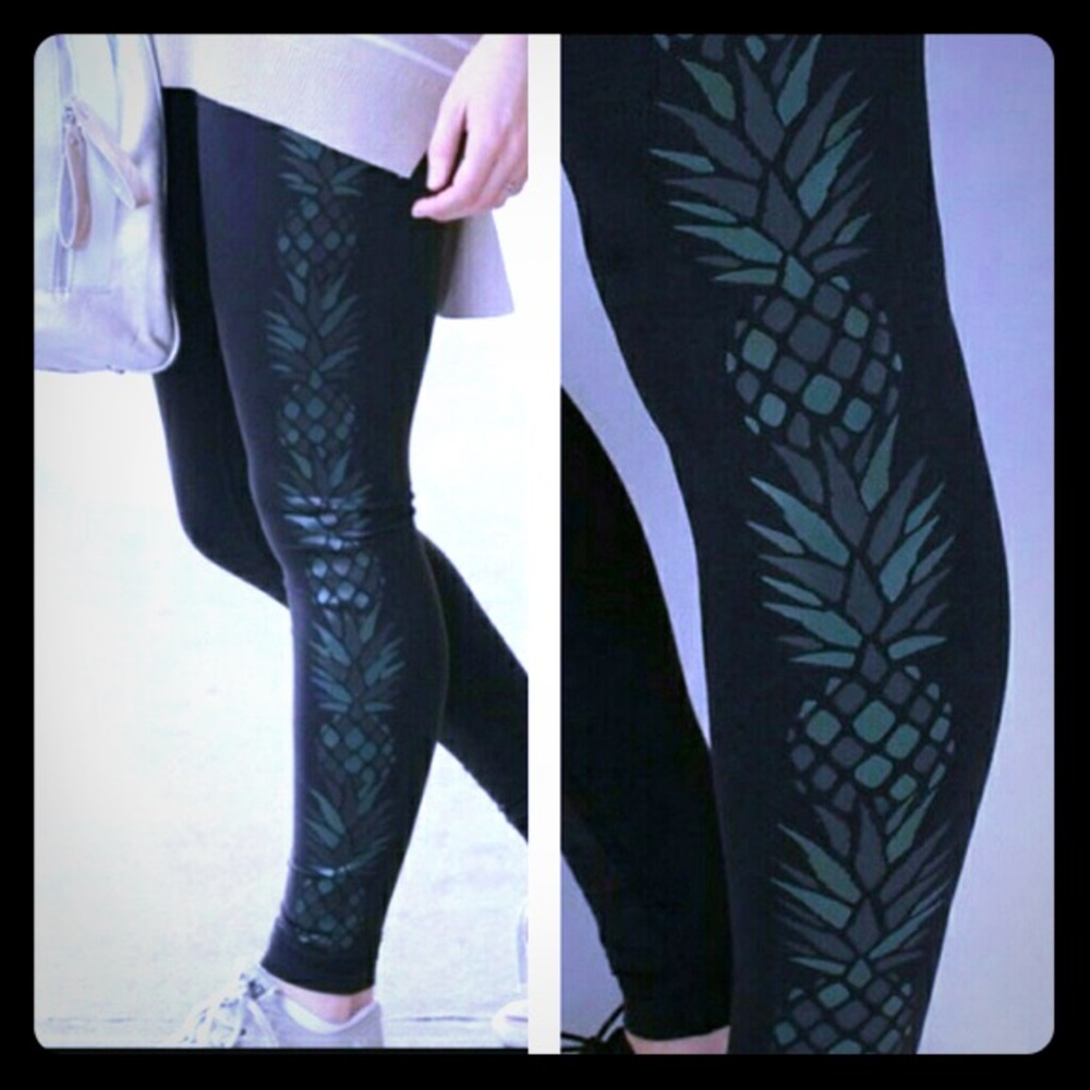 Lululemon black pineapple leggings